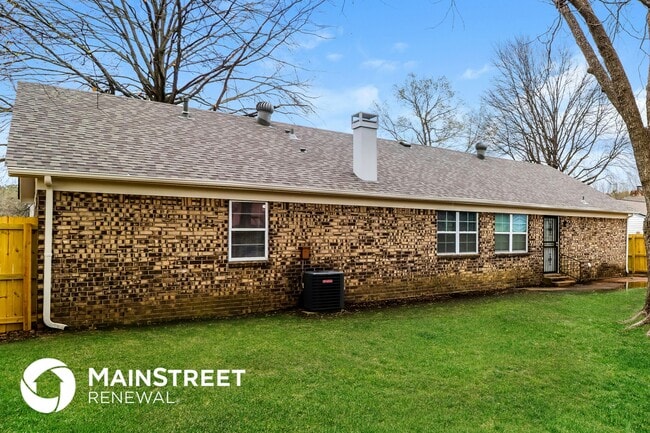 Building Photo - 7135 Hillshire Dr