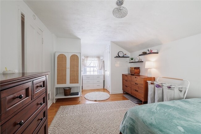 Building Photo - 206 Farmington Rd