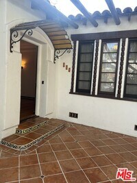 Building Photo - 449 N Sweetzer Ave