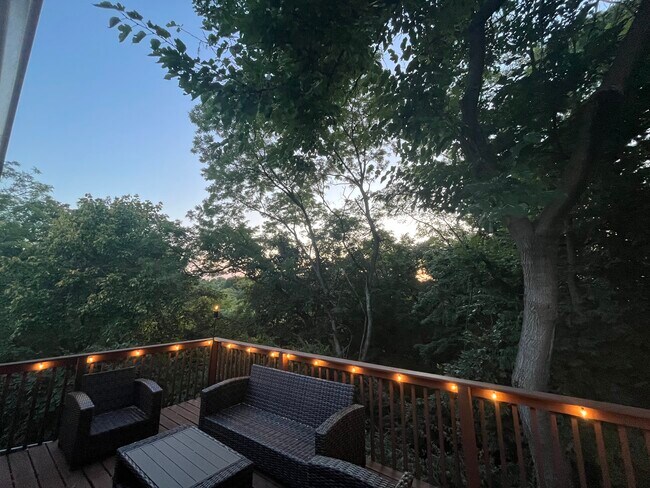 Building Photo - 816 Tokay Ln