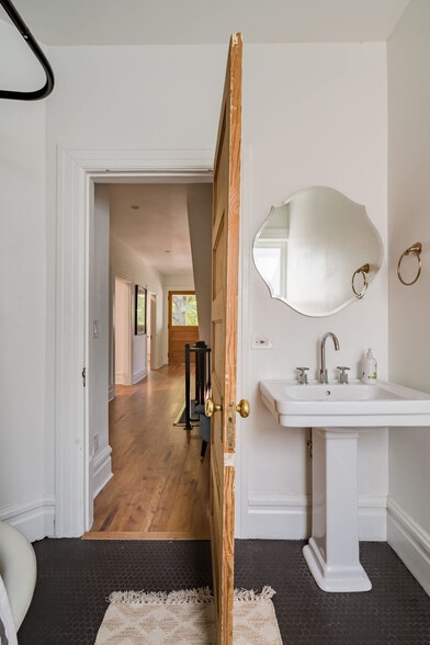 Building Photo - 1603 NW 23rd Ave