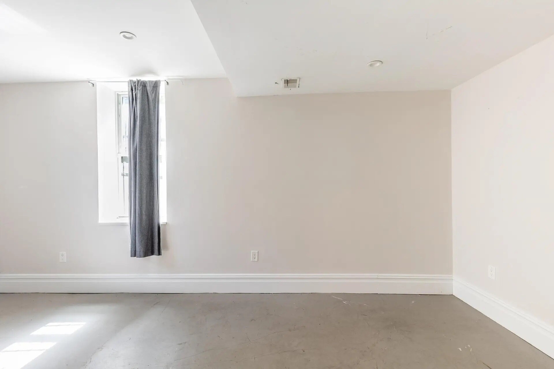 Building Photo - 89 Cedar St