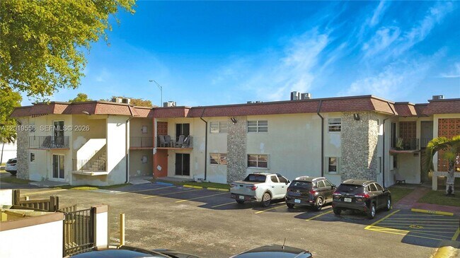 Building Photo - 1275 W 35th St