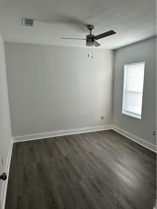 Building Photo - 915 S 12th St