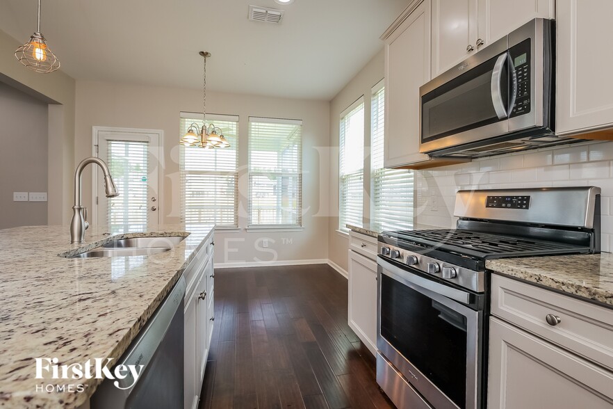 Building Photo - 437 Northern Red Oak Dr