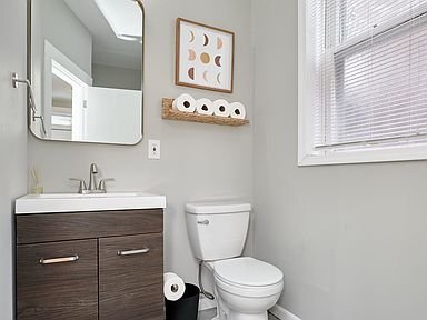 Building Photo - 4469 Mohegan Dr