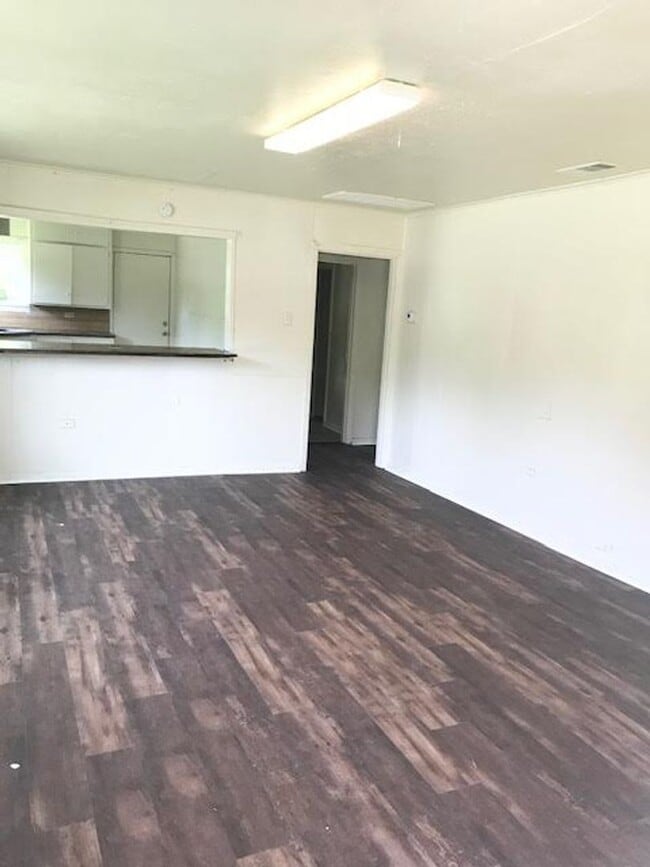 Building Photo - 3812 Hiland Dr
