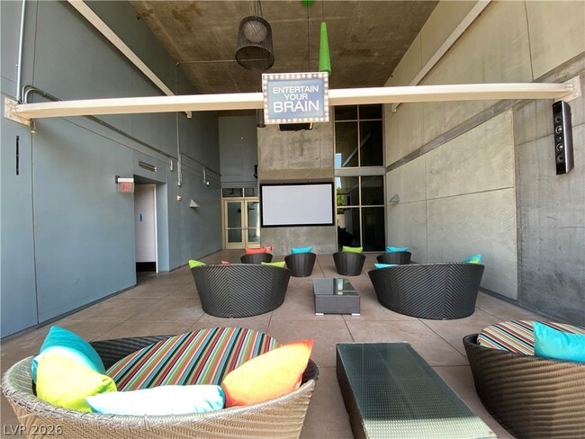 Building Photo - 353 E Bonneville Ave