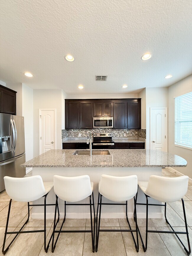 Building Photo - 3258 Stratton Cir