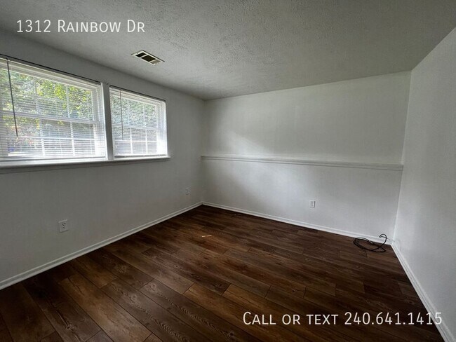 Building Photo - 1312 Rainbow Dr