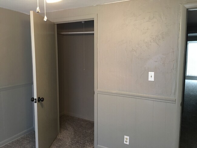 Building Photo - 8820 S Winston Ave