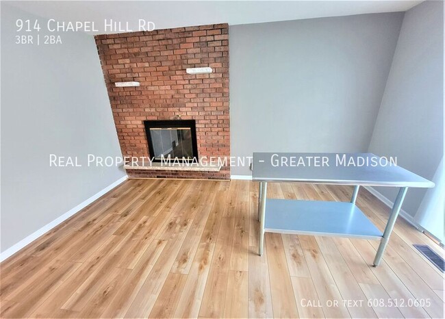 Building Photo - Great corner multi level duplex available ...