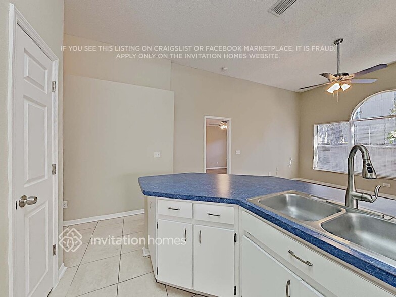 Building Photo - 2337 Needham Dr