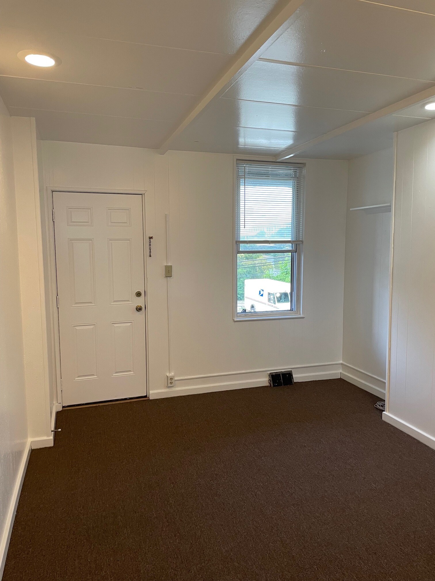 Building Photo - 362 S Bouquet St