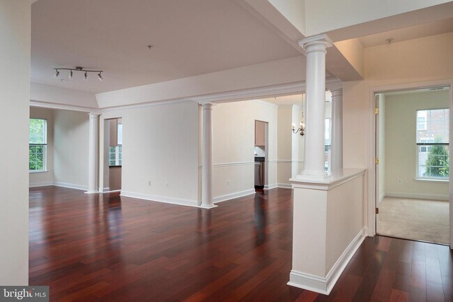 Building Photo - 5920 Great Star Dr