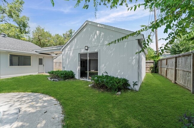 Building Photo - 2914 Riata Ln