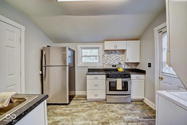 Building Photo - 1213 N Arsenal Ave