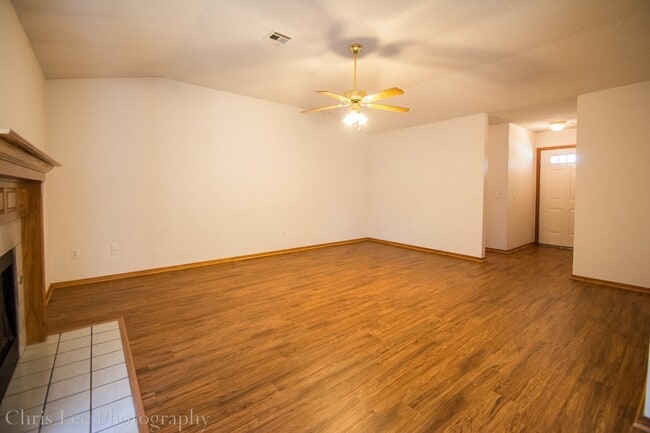 Building Photo - Very Well Kept 3BR/2BA home in Wedington Area! Great location, great yard! Ready for showings!