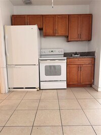 Building Photo - 2412 NW 34th St