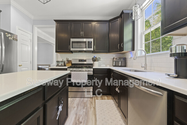Building Photo - 13 Grist Mill Ct