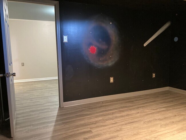 Building Photo - **Backyard offers Country Setting in City ...