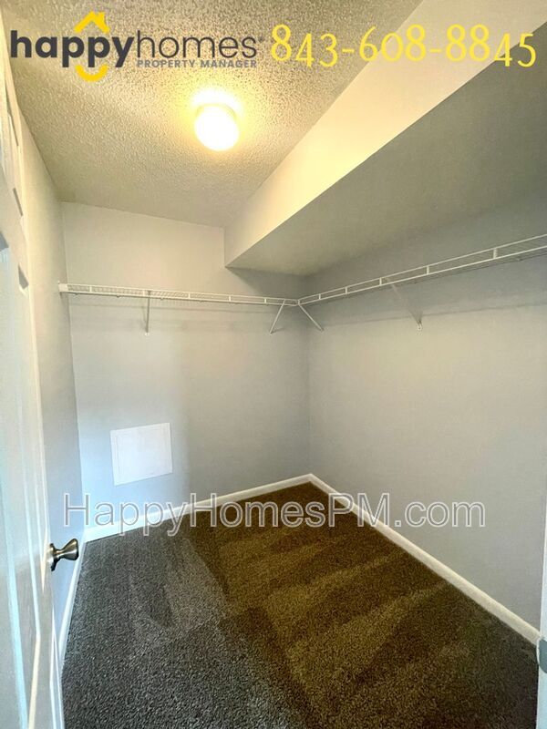 Building Photo - 415 Parkdale Dr