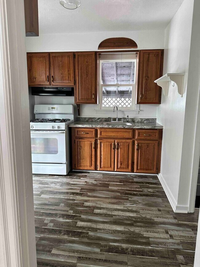 Kitchen from Dining R - 1919 Columbia Ave