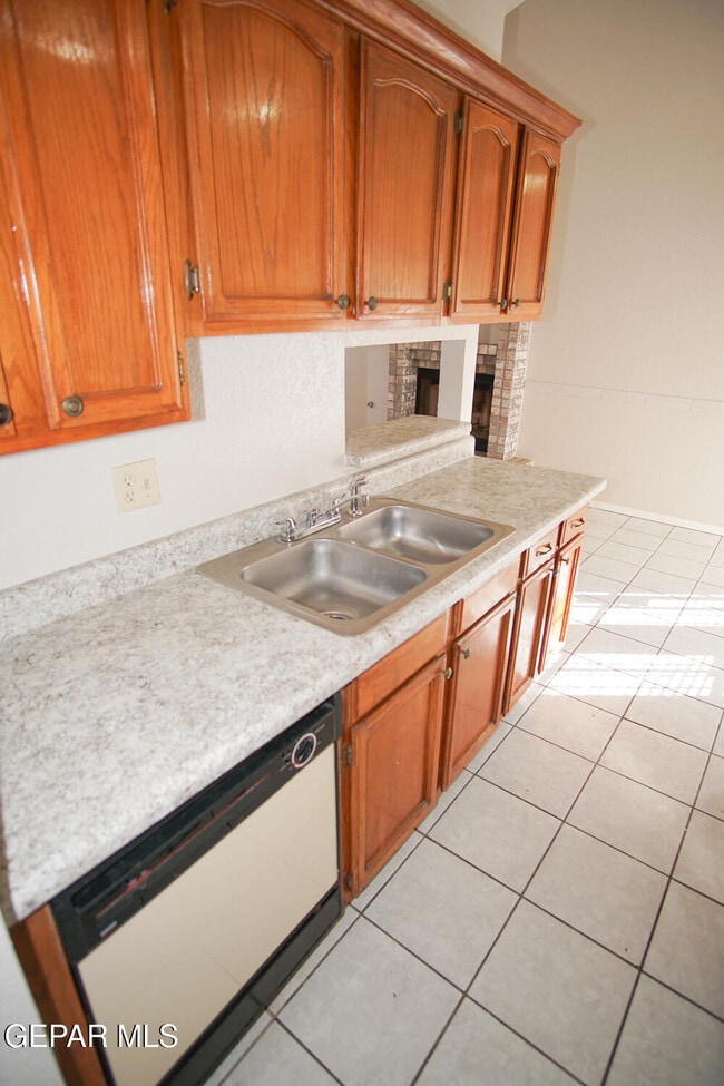 Building Photo - 10661 Obsidian St