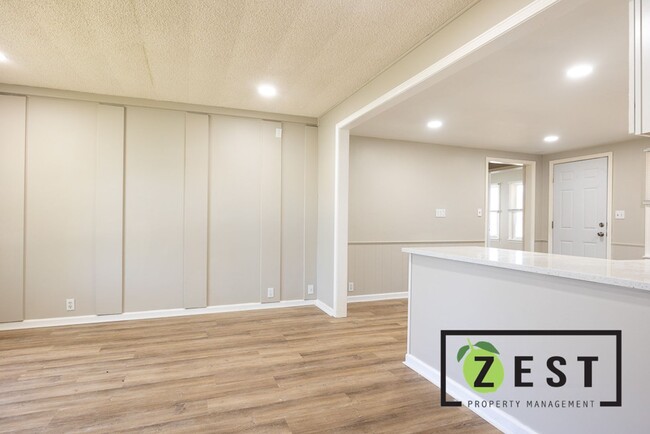 Building Photo - BEAUTIFUL HOME!