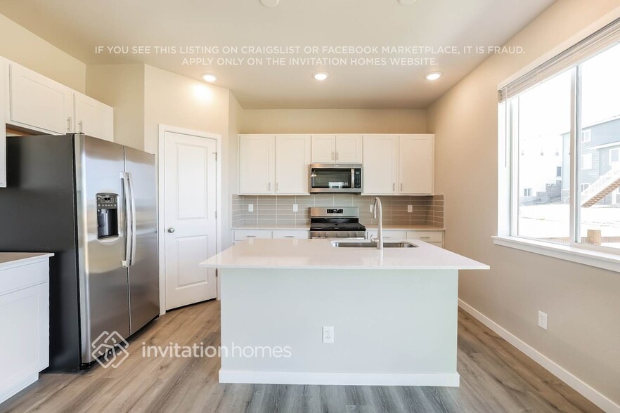 Building Photo - 3383 N Irvington St