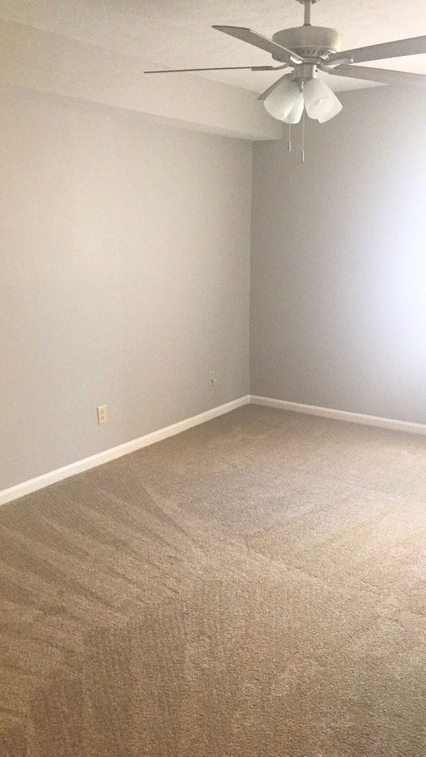 Building Photo - Great Two Bedroom Condo Available - 1010-5 Blueridge Dr.