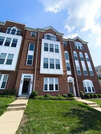 Building Photo - Your Dream Townhome Awaits in Ashburn!