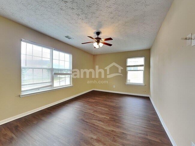 Building Photo - 889 Bramble Way