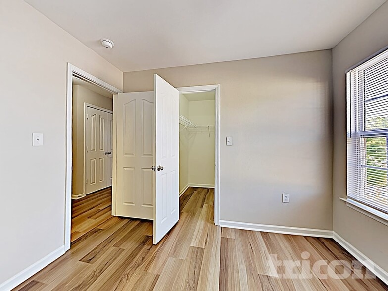 Building Photo - 5129 Grays Ridge Dr