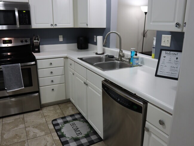 Building Photo - 2106 Trailridge Ct