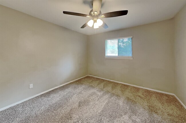 Building Photo - 3419 Shadowcrest Ln