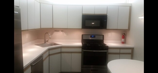 Building Photo - 141 Gregory Ln