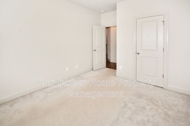 Building Photo - 1896 Skyfall Cir