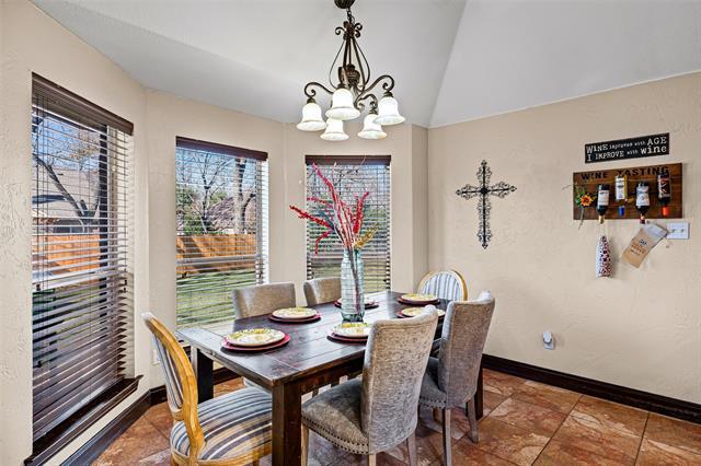 Building Photo - 8918 N Longwood Dr