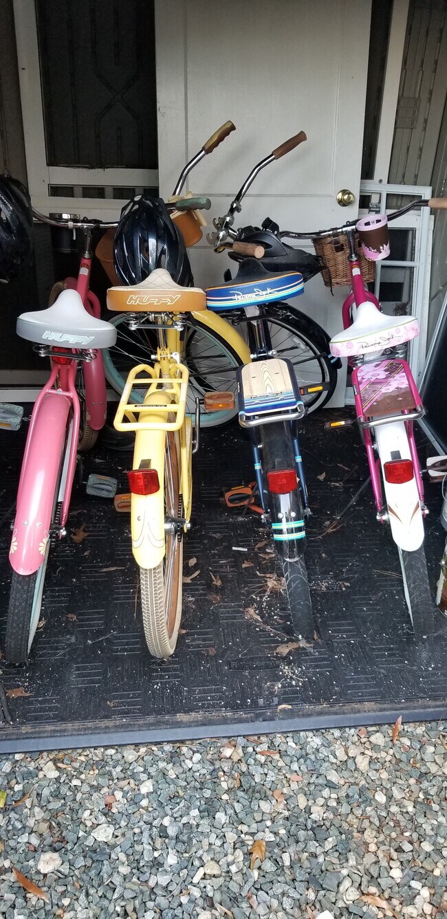 Bicycles available for your use. - 1111 Herrin Ave