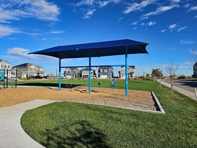 Building Photo - 3 bed 3 bath home in Bennett.