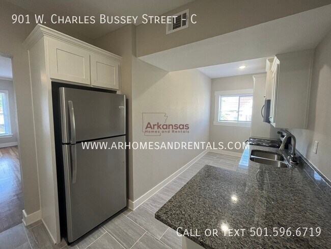 Building Photo - 901 W Charles Bussey Ave