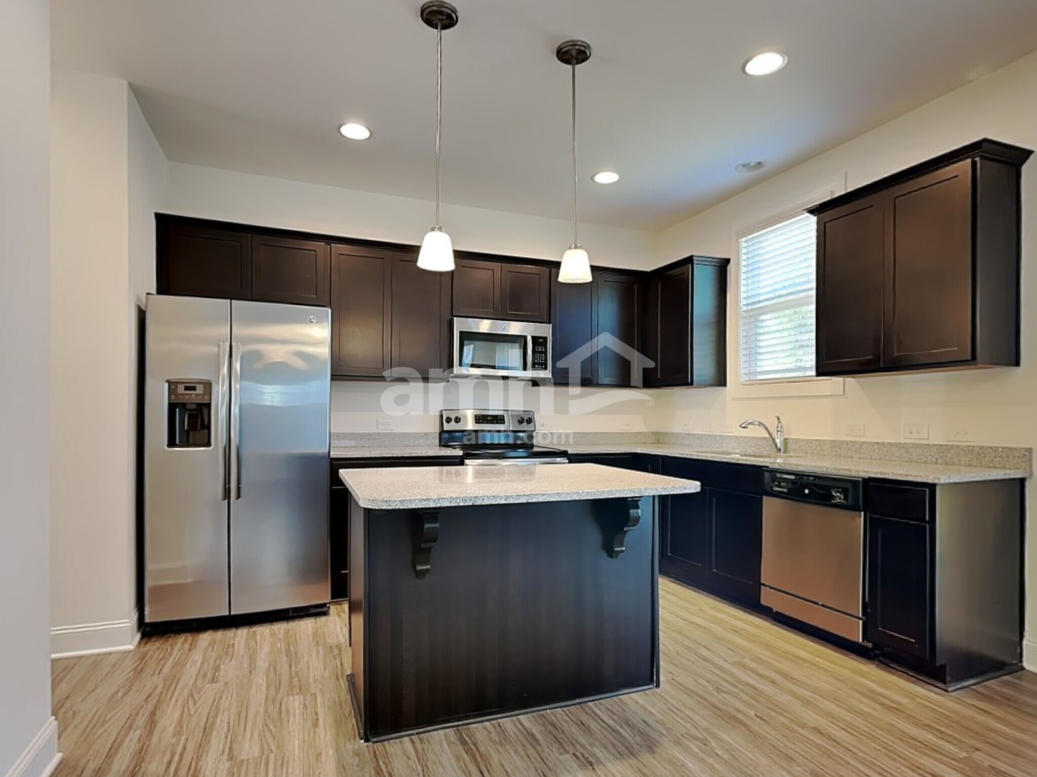 Building Photo - 105 Shore Pine Dr