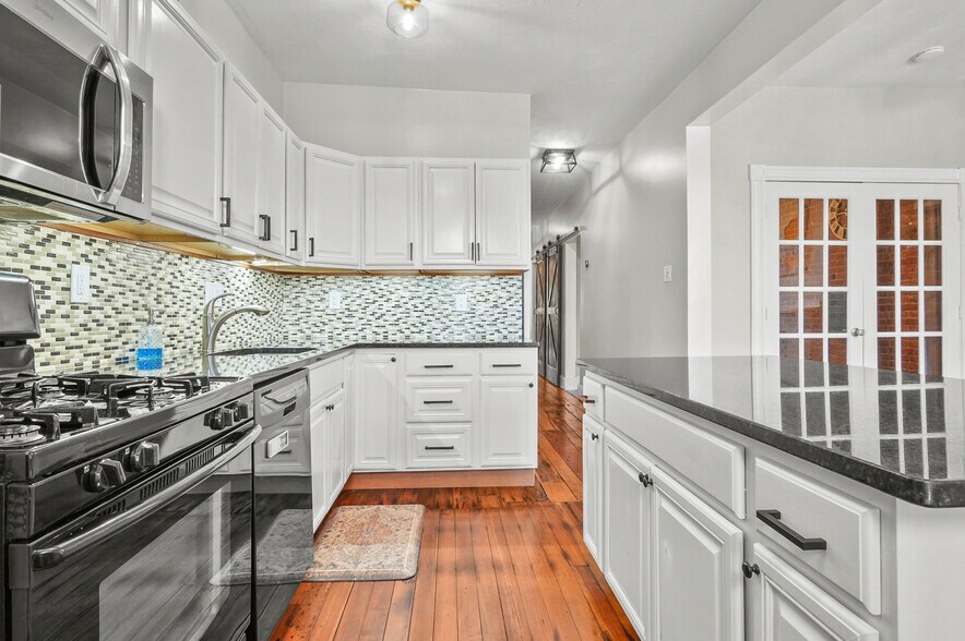 Building Photo - 60 Beacon St