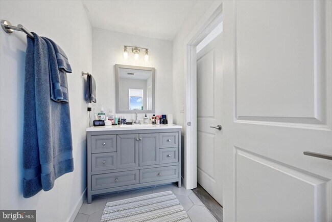 Building Photo - 1617 Ridge Ave