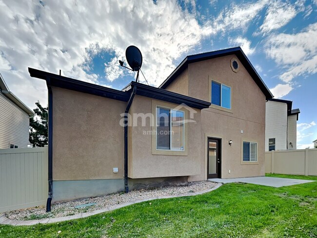 Building Photo - 4802 Addison Ave