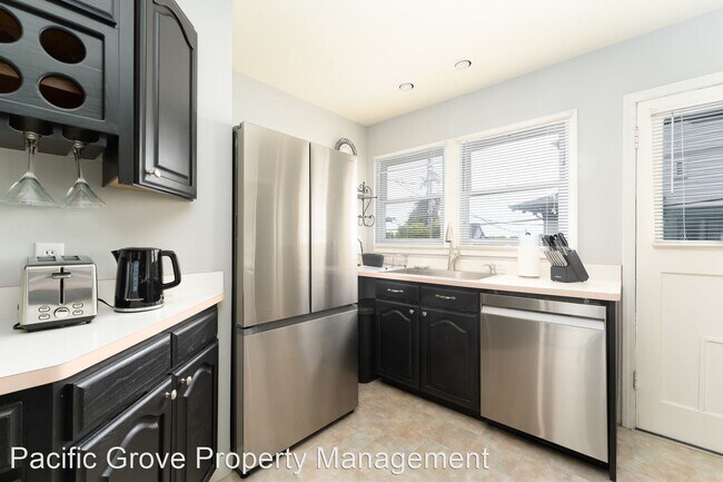 Building Photo - 1 br, 1 bath House - 744 Lighthouse Avenue