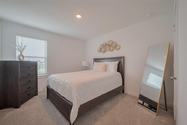 Building Photo - 3113 Crown Gate Dr