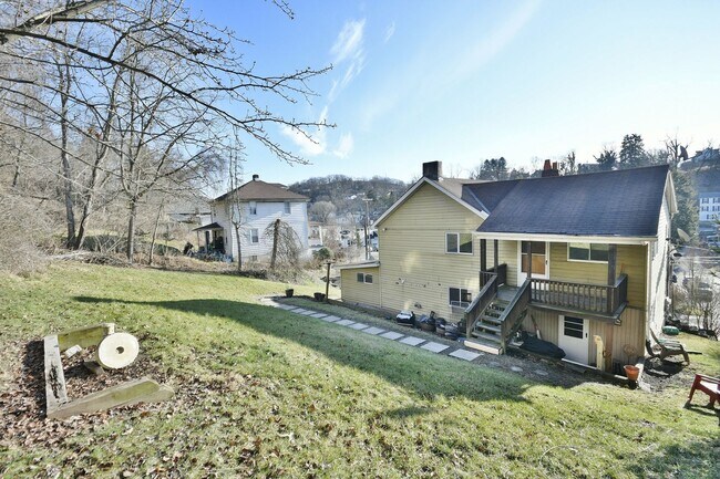 Building Photo - 741-743 Bower Hill Road