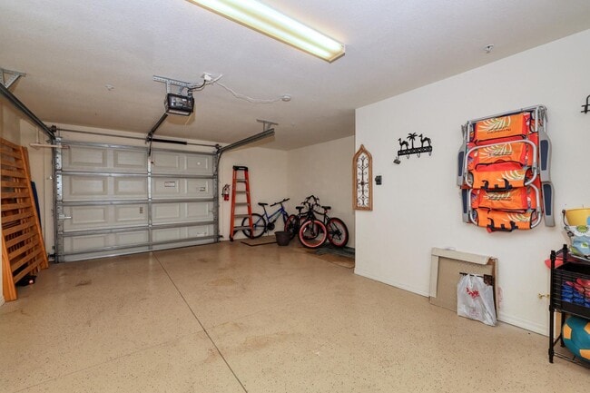 Building Photo - ? Stylish 2BR/2BA Townhouse in Resort-Style Community | Available July 2025 – April 2026 | 30-Nig...